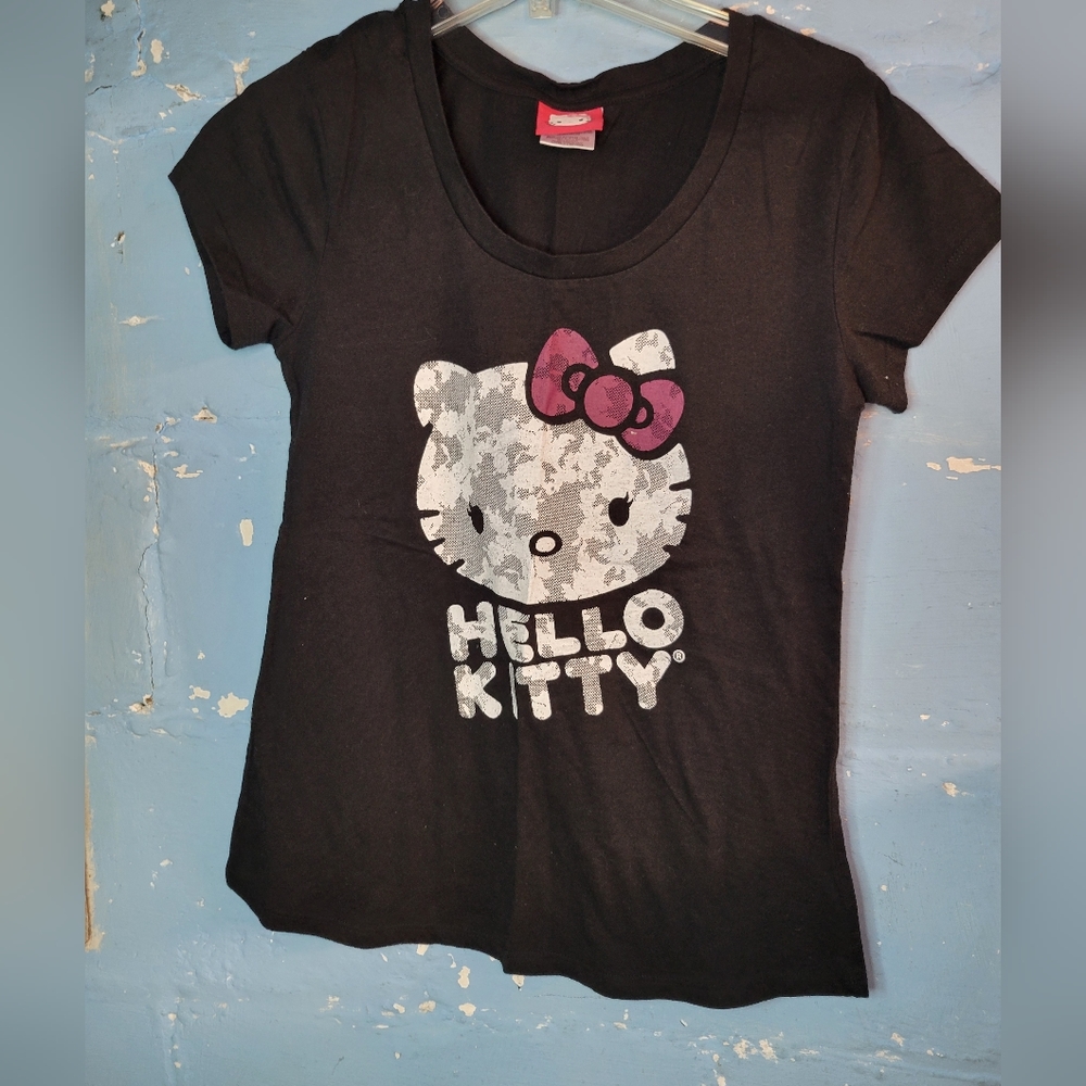 Ladies Hello Kitty t-shirt, size Medium,  like new